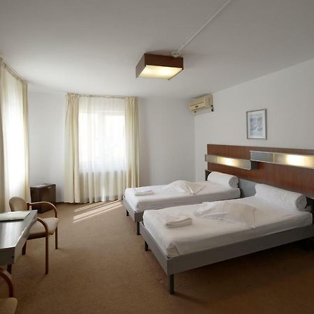 Hotel Vila Rosa Kluż-Napoka Zewnętrze zdjęcie