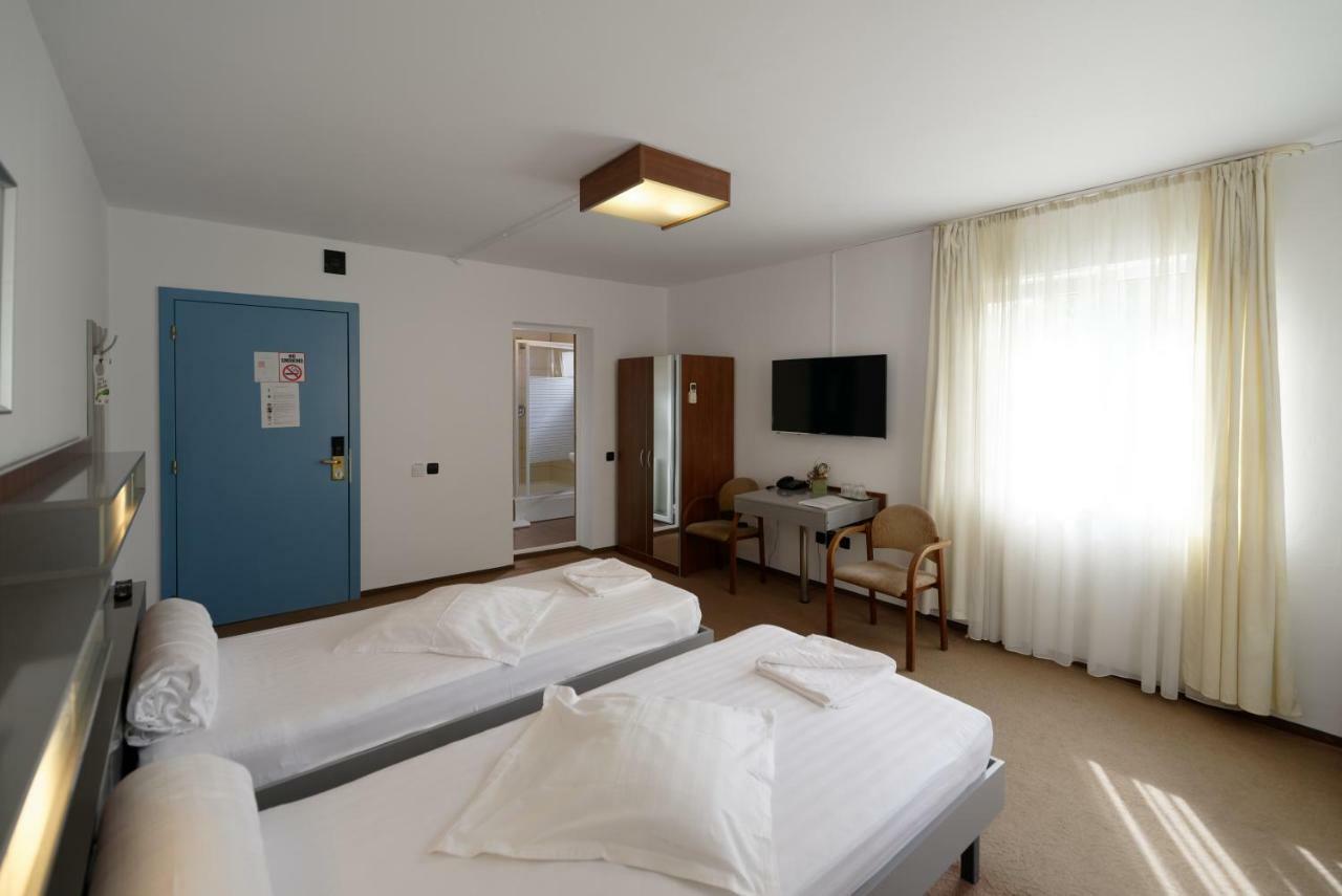 Hotel Vila Rosa Kluż-Napoka Zewnętrze zdjęcie
