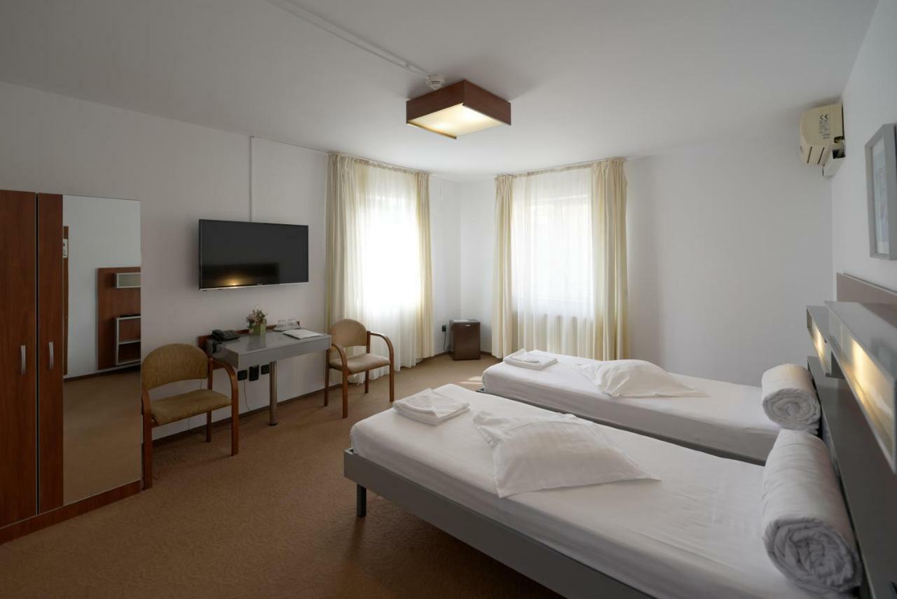 Hotel Vila Rosa Kluż-Napoka Zewnętrze zdjęcie