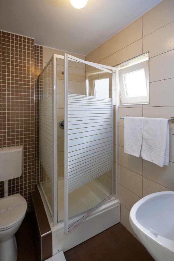 Hotel Vila Rosa Kluż-Napoka Zewnętrze zdjęcie