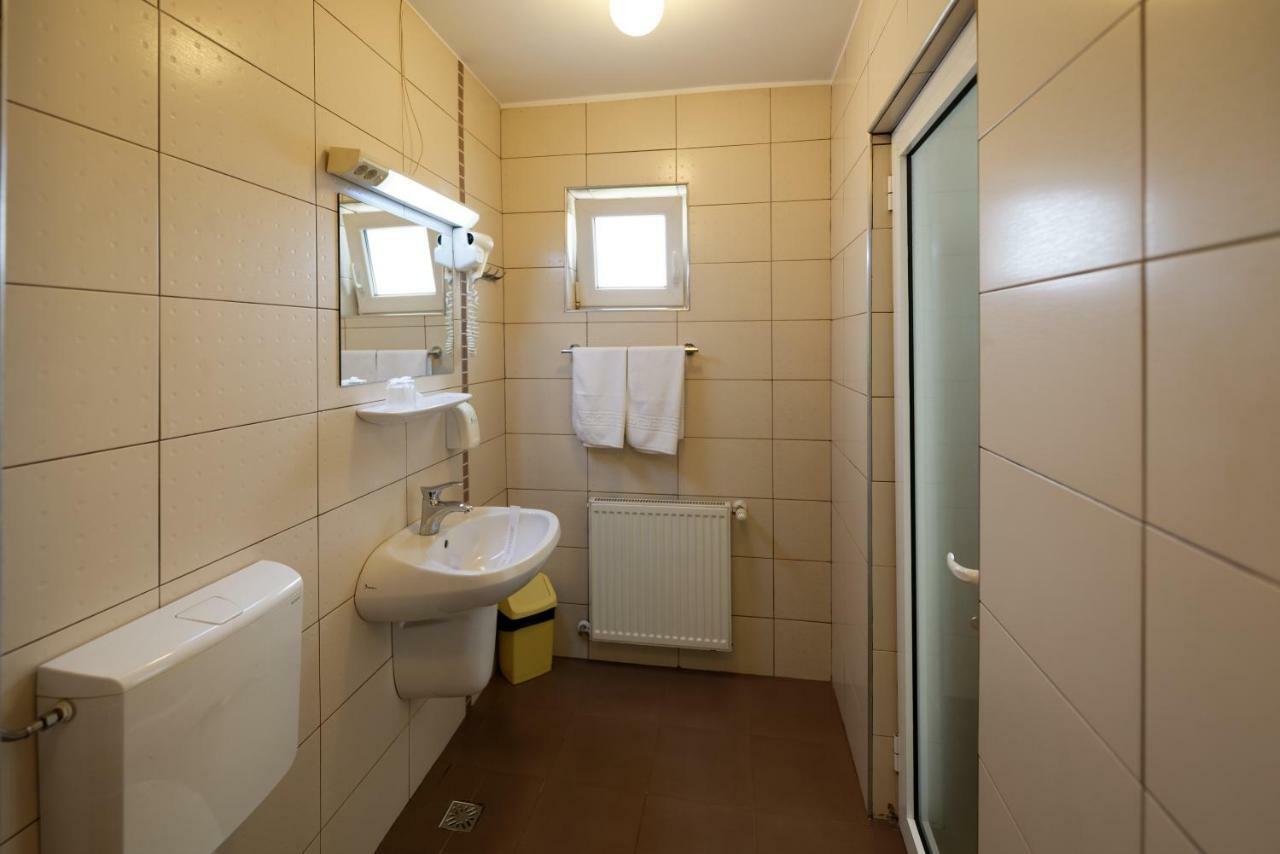 Hotel Vila Rosa Kluż-Napoka Zewnętrze zdjęcie